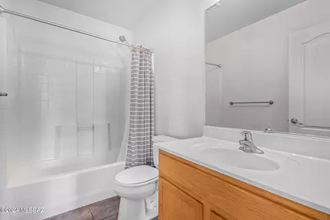 Bath - 4114 E Agate Knoll Dr, Tucson, AZ 85756 photo 2 of 2