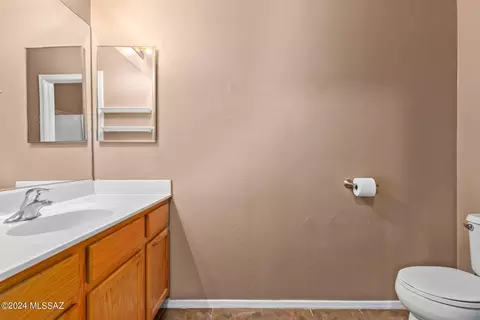 Bath - 4114 E Agate Knoll Dr, Tucson, AZ 85756 photo 1 of 2