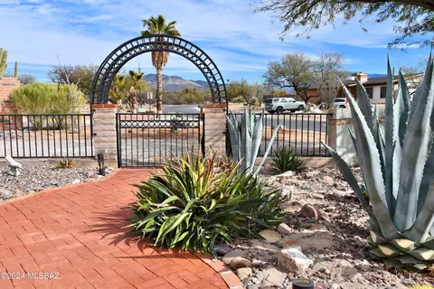 10255 E Rio De Oro Dr, Tucson, AZ 85749