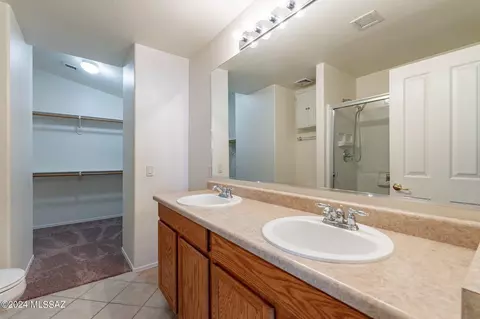 Bath - 6414 E Star Mica St, Tucson, AZ 85756 photo 4 of 5
