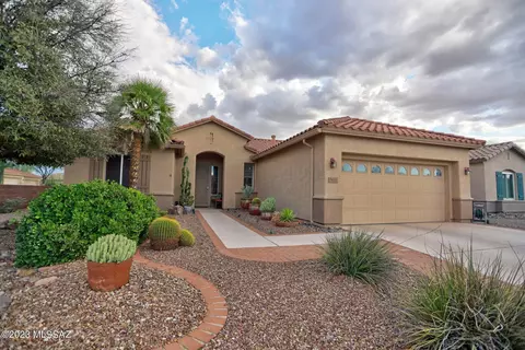 7613 W Starry Night Ln, Tucson, AZ 85743