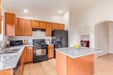 Kitchen - 8475 S Otis Dr, Tucson, AZ 85747 photo 1 of 3