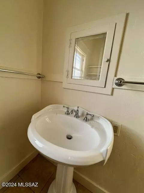 2121 E 10th St, Tucson, AZ 85719 photo 11