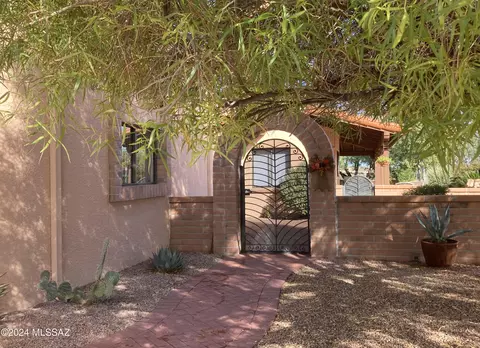 1462 W Camino Estelar, Green Valley, AZ 85622
