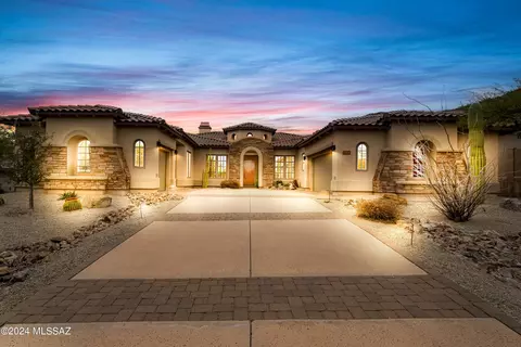 14210 N Sunset Gallery Dr, Marana, AZ 85658