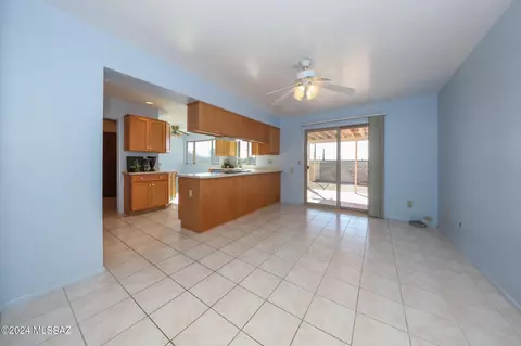 Kitchen - 9710 E Celeste Dr, Tucson, AZ 85730 photo 1 of 7