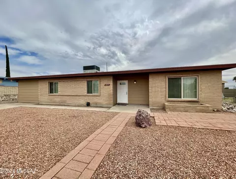 Exterior - 9710 E Celeste Dr, Tucson, AZ 85730 photo 8 of 8