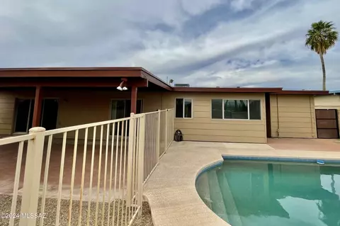 Exterior - 9710 E Celeste Dr, Tucson, AZ 85730 photo 4 of 8