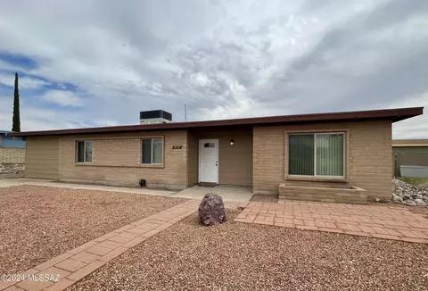 Exterior - 9710 E Celeste Dr, Tucson, AZ 85730 photo 2 of 8