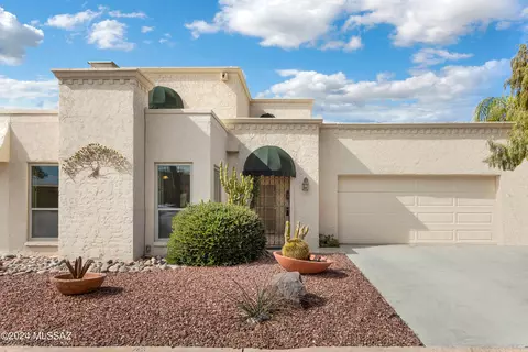 8011 N Casas Placita, Tucson, AZ 85742