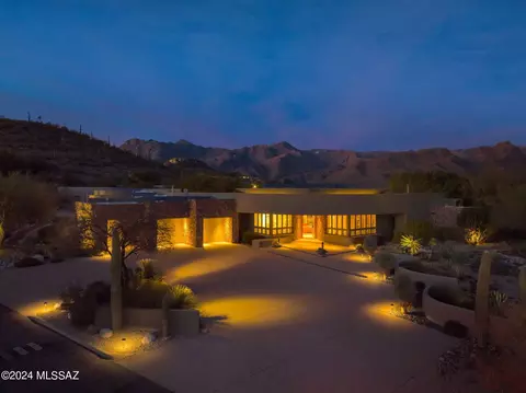 8405 E Canyon Side Rd, Tucson, AZ 85750