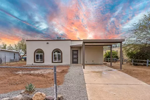 4825 W De La Canoa Dr, Amado, AZ 85645