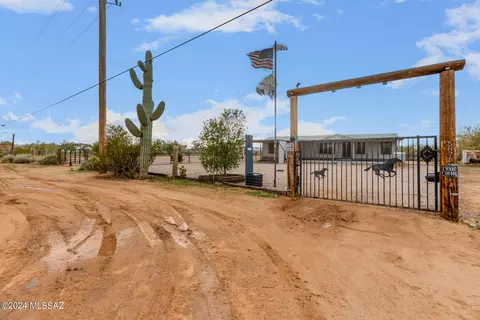 5875 N Avra Rd, Tucson, AZ 85743