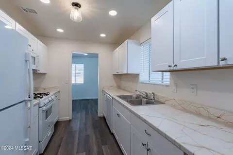 5347 E 19th St, Tucson, AZ 85711 photo 4