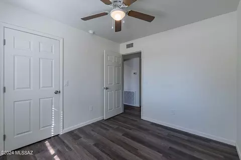 5347 E 19th St, Tucson, AZ 85711 photo 9