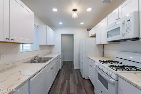 5347 E 19th St, Tucson, AZ 85711 photo 3