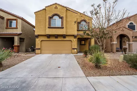 8777 N Mugho Pine Trl, Tucson, AZ 85743