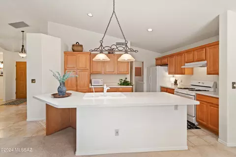 8564 S Compass Dr, Tucson, AZ 85756 photo 9