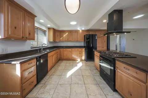6726 E Scarlett St, Tucson, AZ 85710
