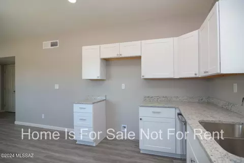 2208 S Plumer Ave, Tucson, AZ 85713 photo 8