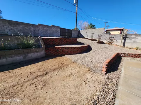 Exterior - 206 E 5th Pl, San Manuel, AZ 85631 photo 7 of 12