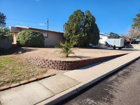 206 E 5th Pl, San Manuel, AZ 85631