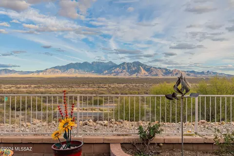 5963 S Painted Canyon Dr, Green Valley, AZ 85622