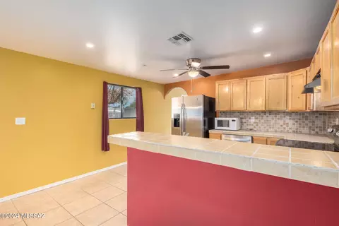 Kitchen - 3520 E Sylvane St, Tucson, AZ 85713 photo 3 of 7
