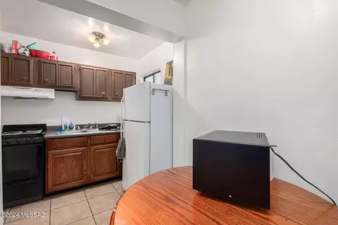 Kitchen - 3520 E Sylvane St, Tucson, AZ 85713 photo 6 of 7