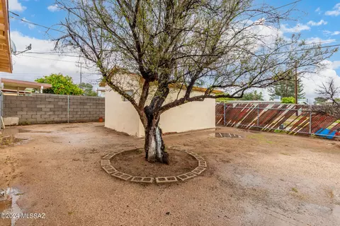 Exterior - 3520 E Sylvane St, Tucson, AZ 85713 photo 5 of 5
