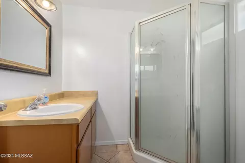 Bath - 3520 E Sylvane St, Tucson, AZ 85713 photo 1 of 3