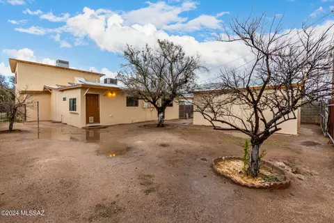Exterior - 3520 E Sylvane St, Tucson, AZ 85713 photo 4 of 5
