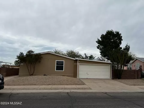 6185 E Rough Rock Dr, Tucson, AZ 85756