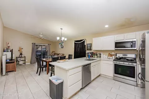 1972 W Calle Cielo De Oro, Tucson, AZ 85746