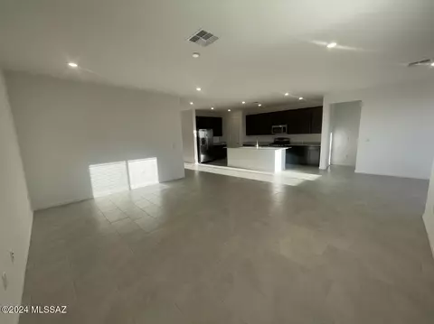 Living - 17618 S Ridgerunner Dr, Vail, AZ 85641 photo 1 of 1