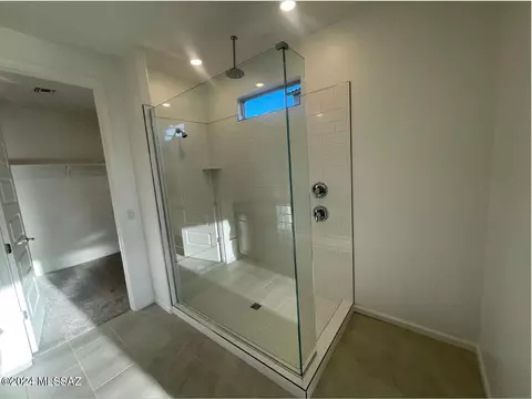 Bath - 17618 S Ridgerunner Dr, Vail, AZ 85641 photo 2 of 3
