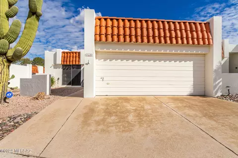 1570 N Paseo Dorado, Tucson, AZ 85715