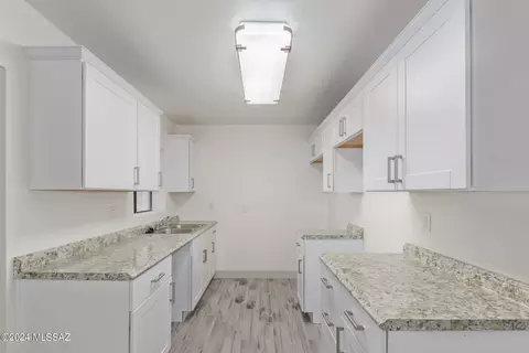 Kitchen - 2101 E Hidalgo Vis, Tucson, AZ 85713 photo 1 of 4