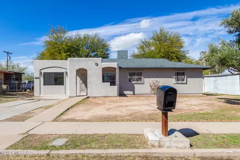 Exterior - 2101 E Hidalgo Vis, Tucson, AZ 85713 photo 3 of 7
