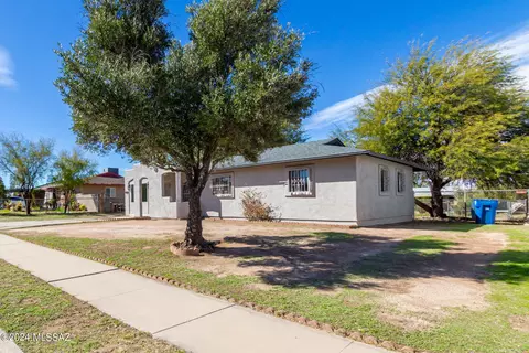 Exterior - 2101 E Hidalgo Vis, Tucson, AZ 85713 photo 5 of 7