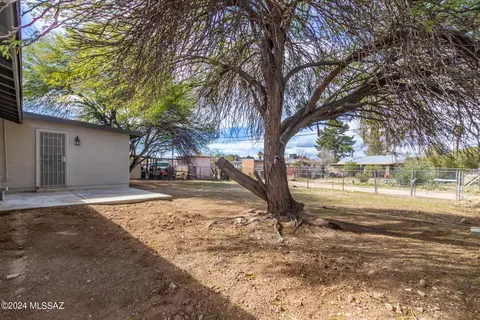 Exterior - 2101 E Hidalgo Vis, Tucson, AZ 85713 photo 6 of 7