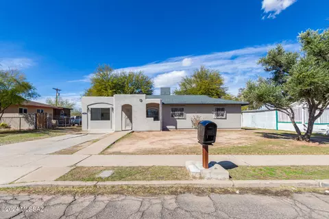 Exterior - 2101 E Hidalgo Vis, Tucson, AZ 85713 photo 2 of 7