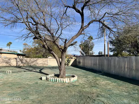 5526 E 25th St, Tucson, AZ 85711 photo 9
