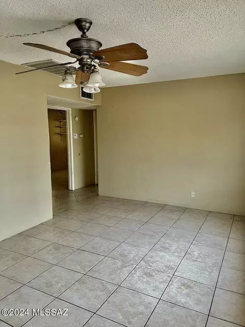 5526 E 25th St, Tucson, AZ 85711 photo 6