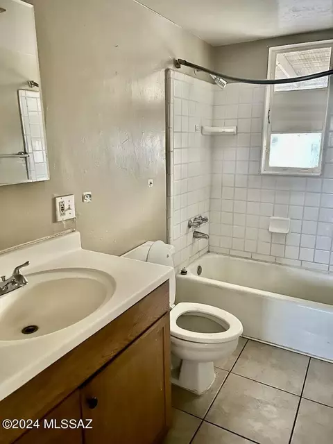 5526 E 25th St, Tucson, AZ 85711 photo 7