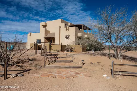 10693 N Stagecoach Pass, Elfrida, AZ 85610