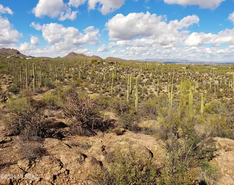 715 N Camino De Oeste, Tucson, AZ 85745