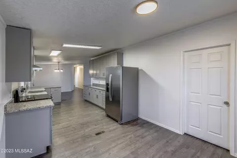 449 E 34th St, Tucson, AZ 85713 photo 9