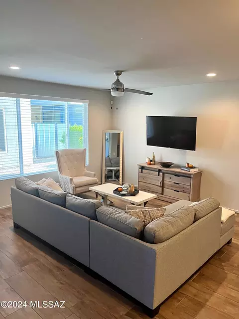 809 E Park Modern Dr, Tucson, AZ 85719 photo 9