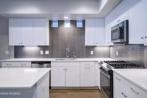 809 E Park Modern Dr, Tucson, AZ 85719 photo 4